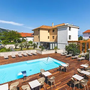 Couette-café Iris, Baška